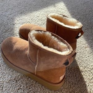 Ugg minis, slightly worn